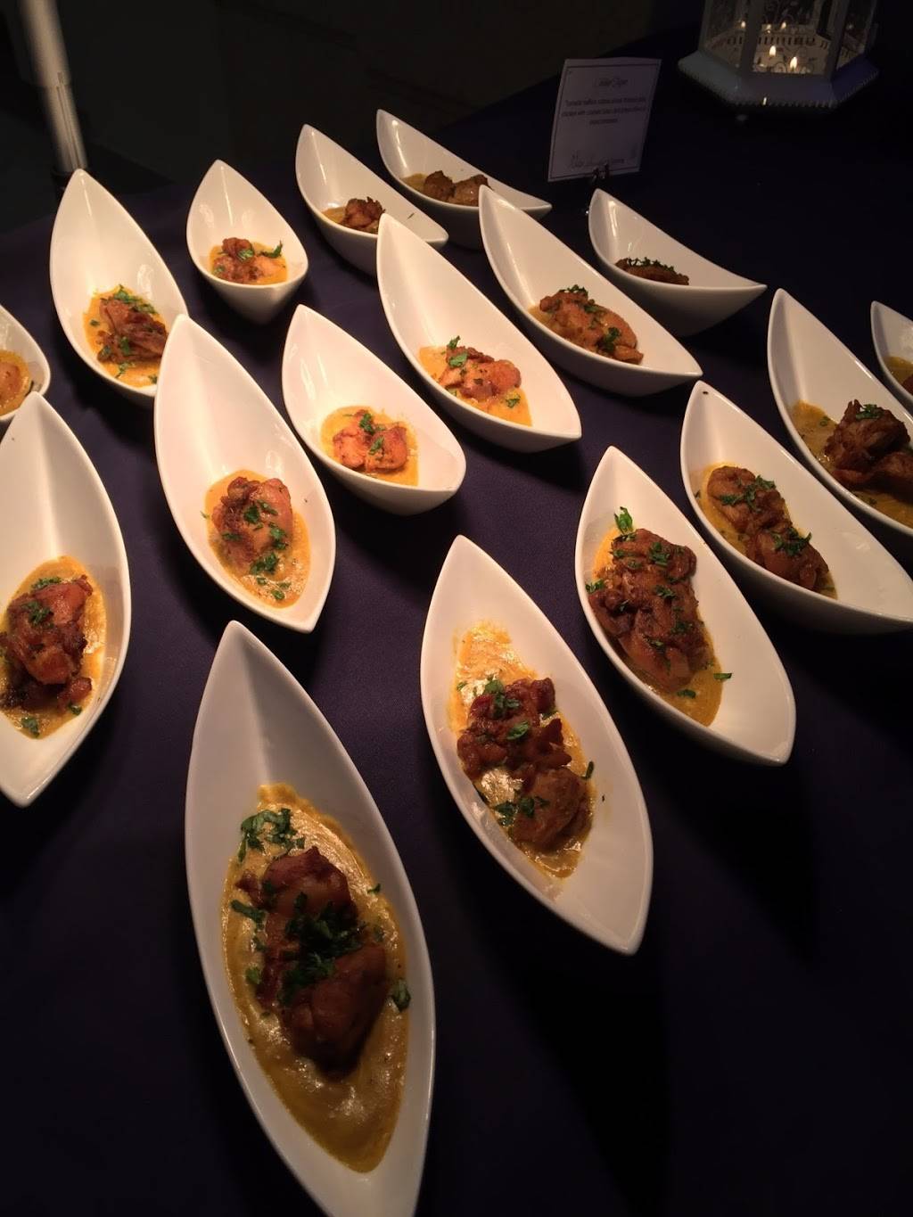 Chefs Table/ Gold Standard Catering | restaurant | 4840 Boiling Brook Pkwy, North Bethesda, MD 20852, USA | 3017701496 OR +1 301-770-1496