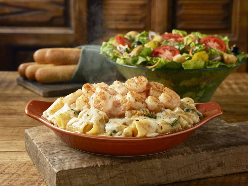 Olive Garden Italian Restaurant | meal takeaway | 27315 23 Mile Rd, New Baltimore, MI 48051, USA | 5865984876 OR +1 586-598-4876