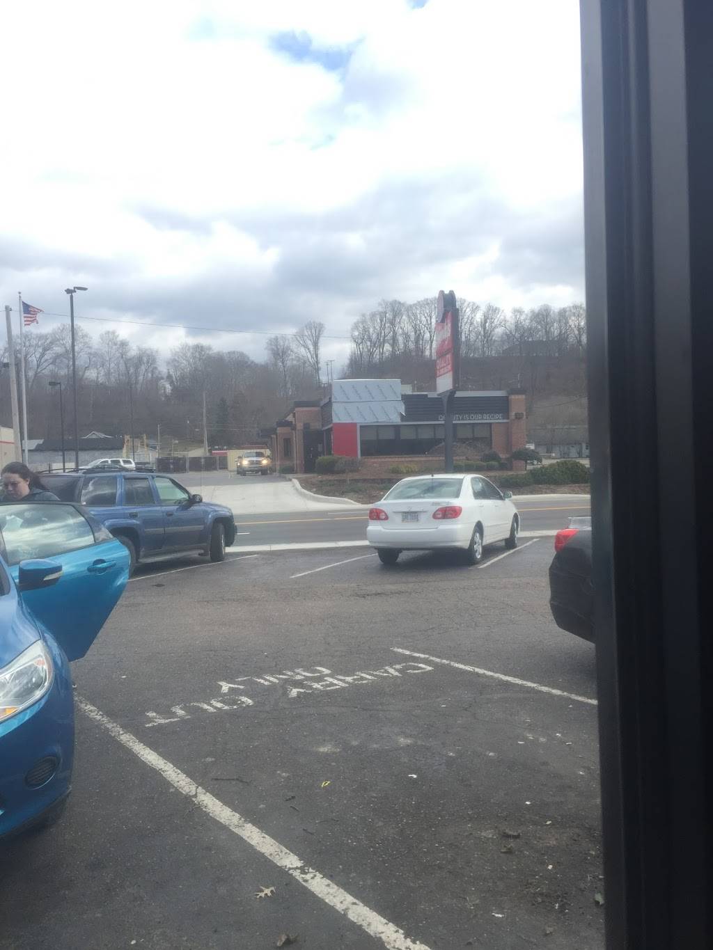 Wendys | restaurant | 10690 US-23, Lucasville, OH 45648, USA | 7402592700 OR +1 740-259-2700