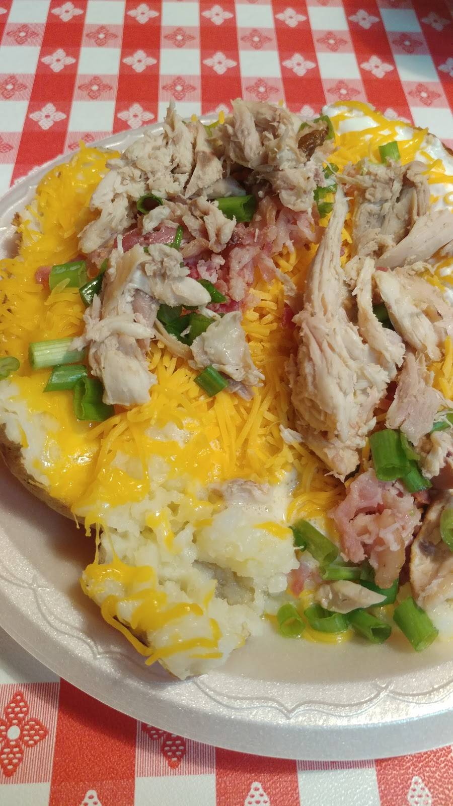 Hog Wild Pit Bar-B-Q | restaurant | 630 E 47th St S, Wichita, KS 67216, USA | 3165227636 OR +1 316-522-7636