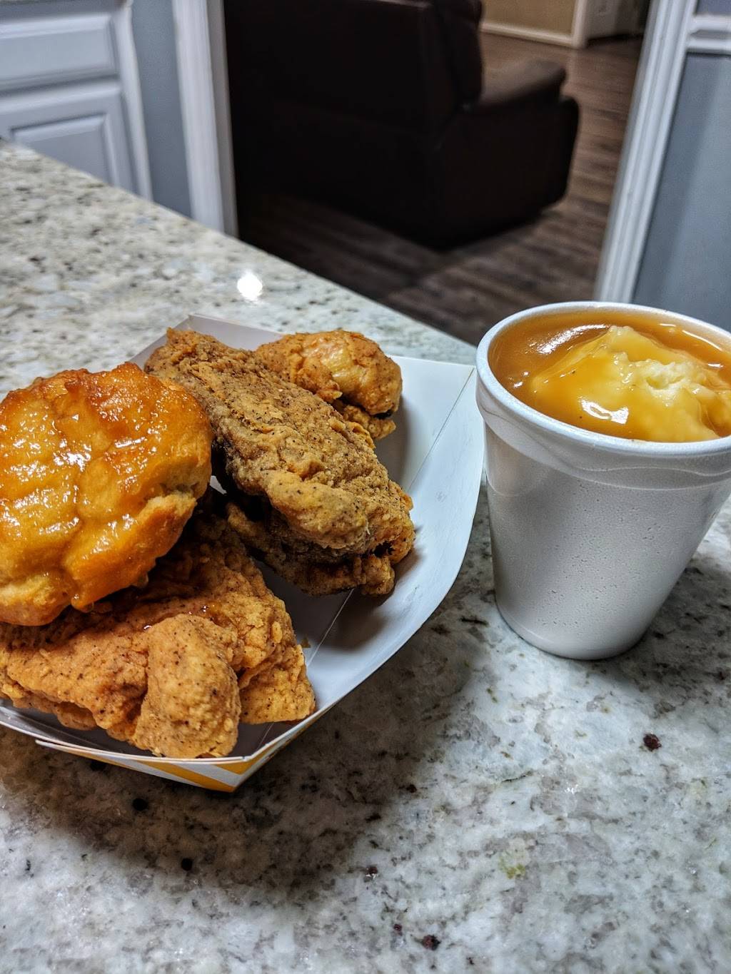 Krispy krunchy chicken | restaurant | 6201 Matlock Rd #101, Arlington, TX 76002, USA | 8173752009 OR +1 817-375-2009