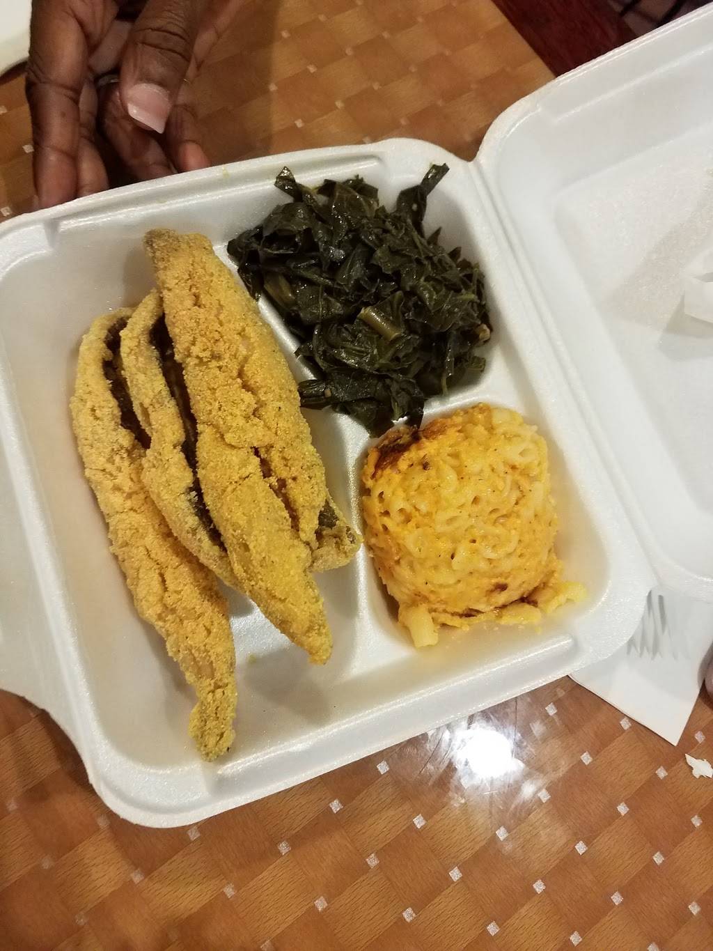 Carolyns Soul Food | restaurant | 76 Orient Ave, Jersey City, NJ 07305, USA | 2013330034 OR +1 201-333-0034