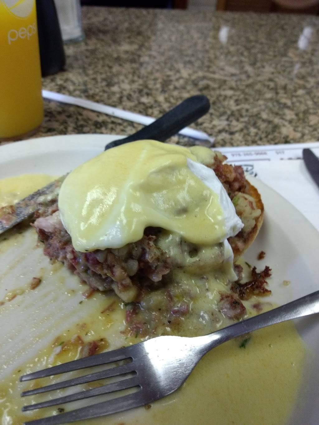 122 Diner | restaurant | 1392 Main St, Holden, MA 01520, USA | 5082100707 OR +1 508-210-0707