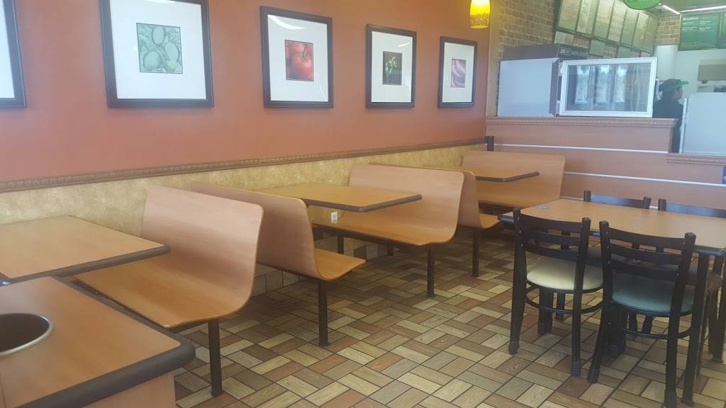 Subway | restaurant | 3300 W 84th St, Hialeah, FL 33018, USA | 3052310016 OR +1 305-231-0016