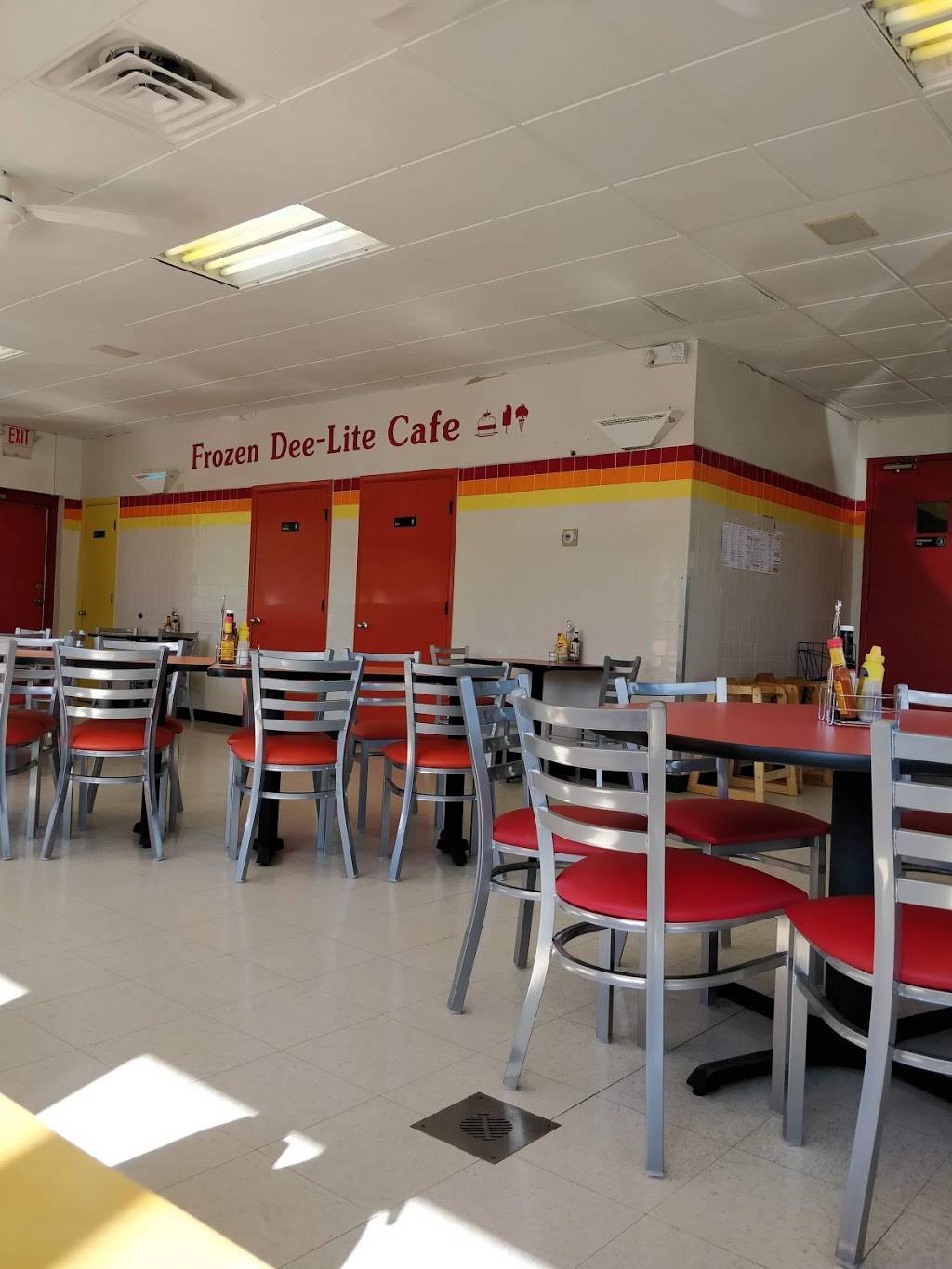 Frozen Dee Lite | restaurant | 16508 US-422, Garrettsville, OH 44231, USA | 4405482800 OR +1 440-548-2800