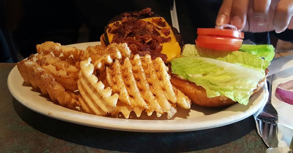 Half Shells Oyster Bar & Grill | restaurant | 6617 Snider Plaza, Dallas, TX 75205, USA | 2146918164 OR +1 214-691-8164