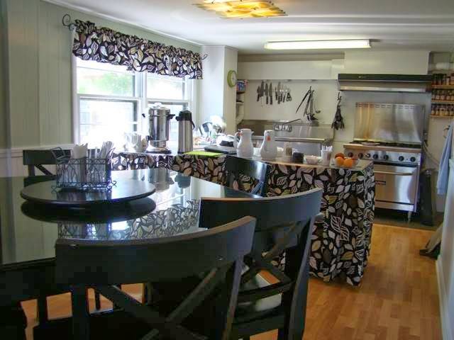 Bay Leaf Cottages & Bistro | restaurant | 2372 Atlantic Hwy, Lincolnville, ME 04849, USA | 2075050458 OR +1 207-505-0458