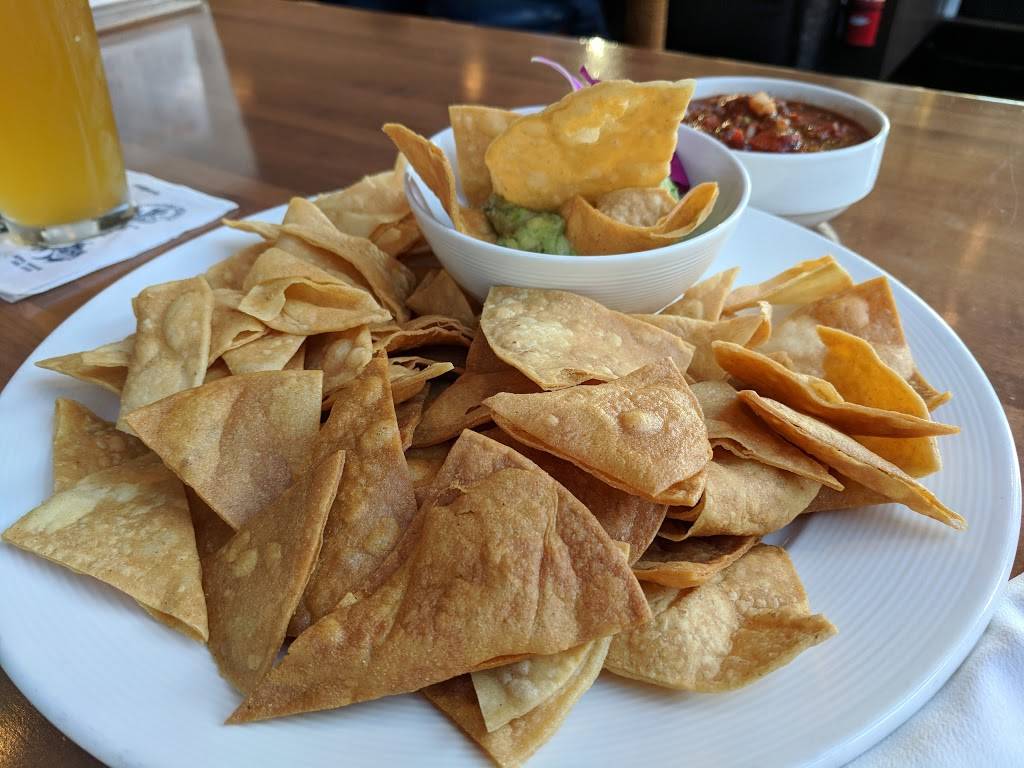 Harpoon Henrys Seafood Restaurant | restaurant | 34555 Golden Lantern, Dana Point, CA 92629, USA | 9494932933 OR +1 949-493-2933