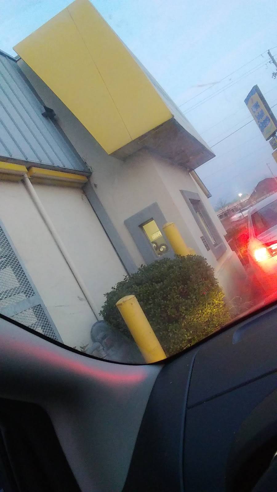 Long John Silvers | restaurant | 174 Stonebrook Pl, Jackson, TN 38305, USA | 7316619388 OR +1 731-661-9388