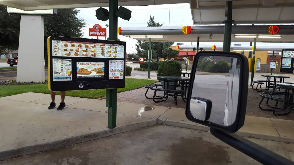 Sonic Drive-In | restaurant | 3738 S Carrier Pkwy, Grand Prairie, TX 75052, USA | 9722669914 OR +1 972-266-9914
