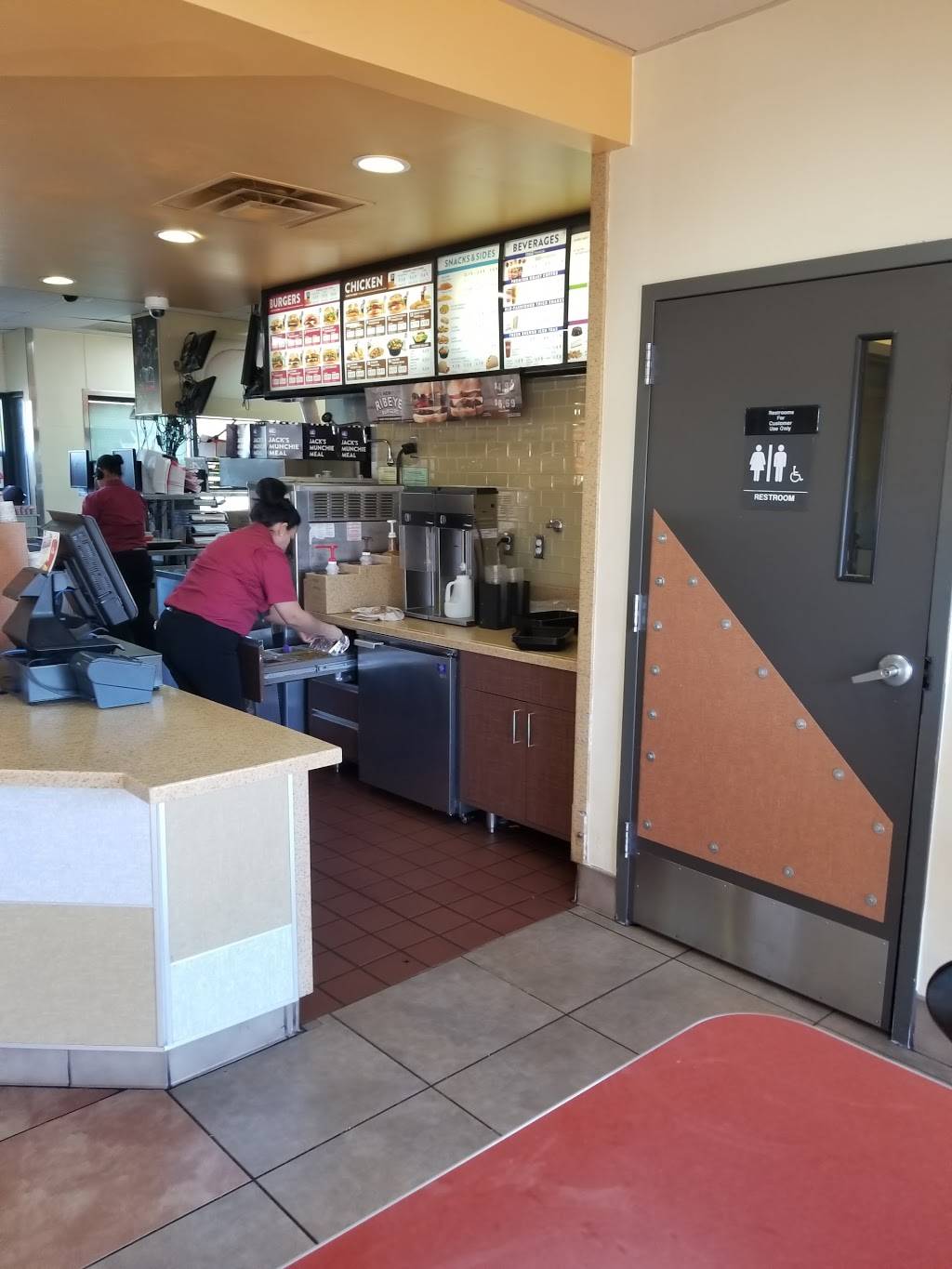 Jack in the Box | restaurant | 801 Telephone Rd, Houston, TX 77023, USA | 7139266437 OR +1 713-926-6437