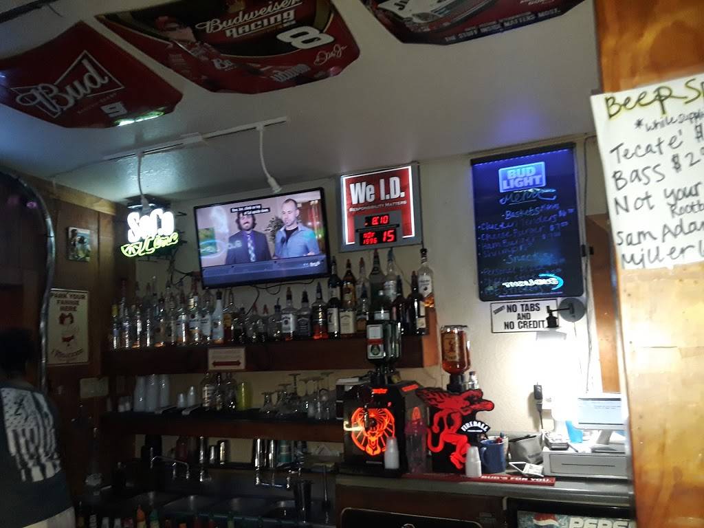 The Hitching Post Bar & Grill | restaurant | 1485 County Rd 419, Chuluota, FL 32766, USA | 4073651387 OR +1 407-365-1387