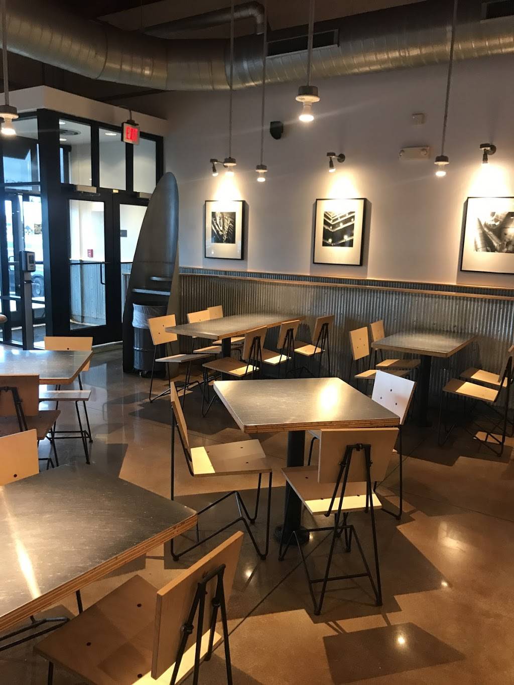 Chipotle Mexican Grill | restaurant | 9761 Vista Way, Garfield Heights, OH 44125, USA | 2166626402 OR +1 216-662-6402