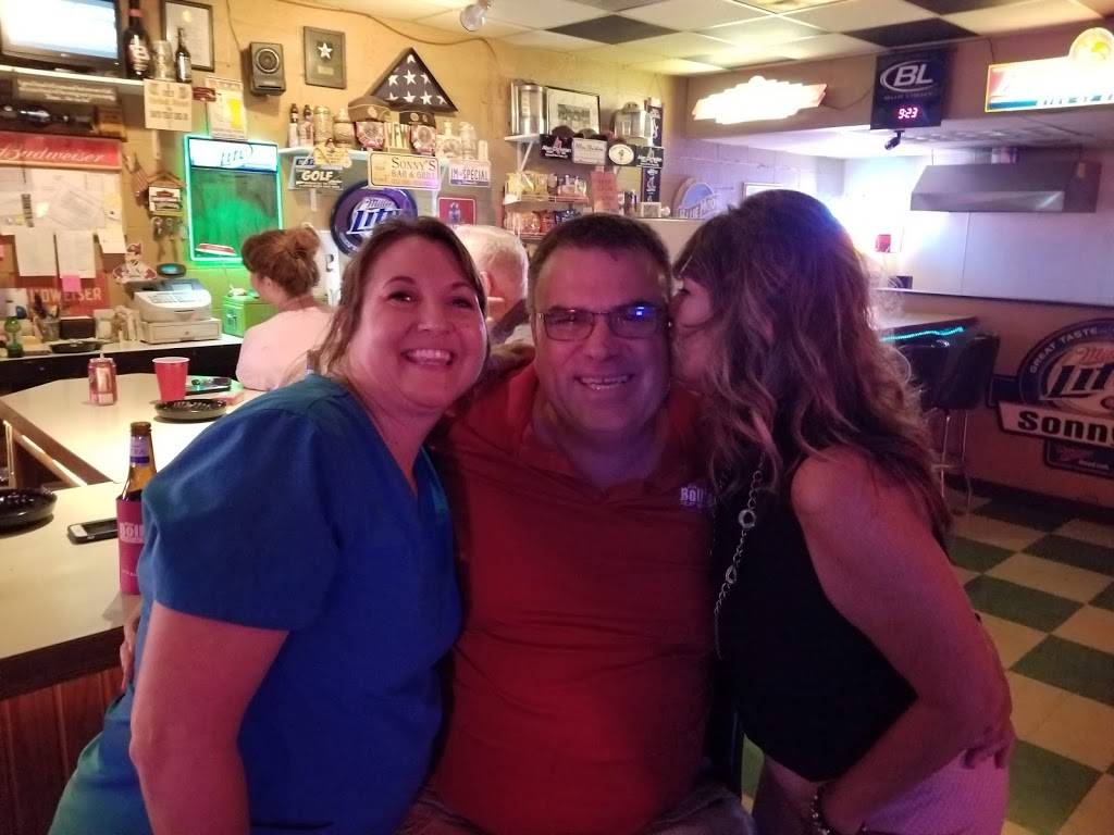 Sonnys Place | restaurant | 17 N Locust St, Dexter, MO 63841, USA | 5734148669 OR +1 573-414-8669