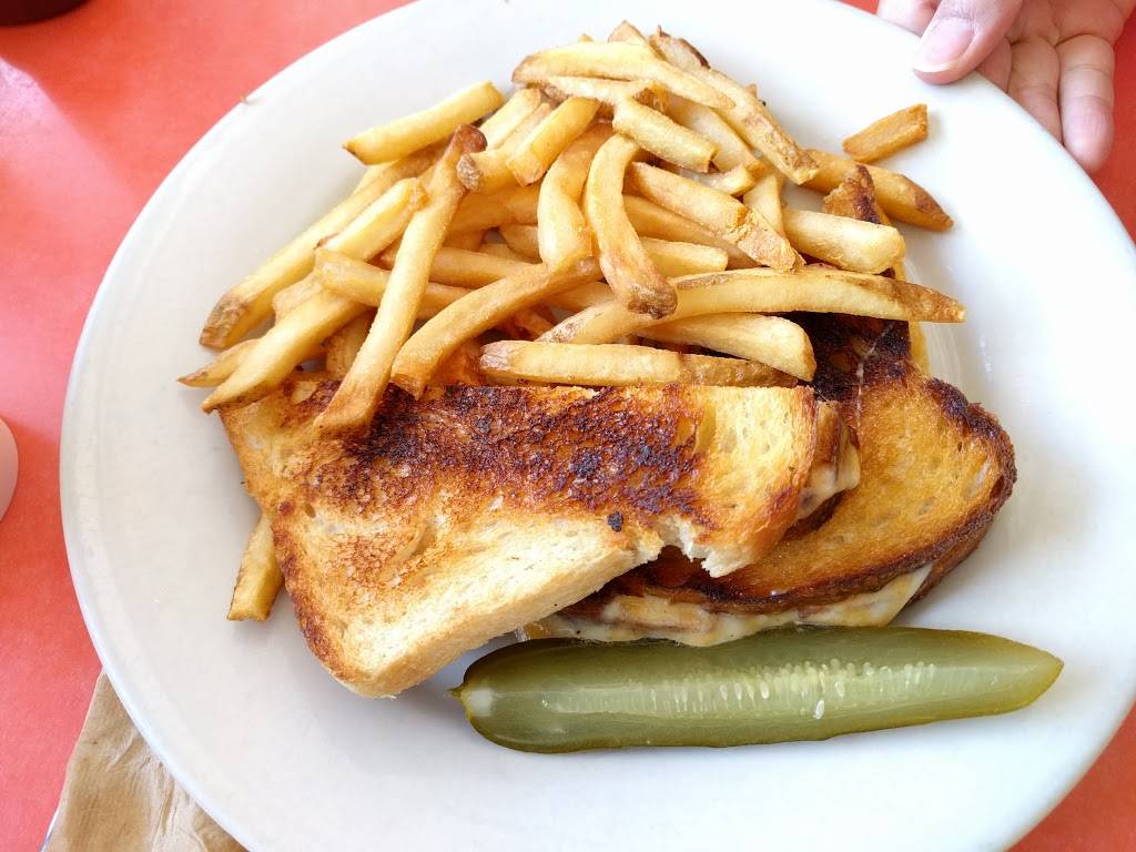 Swingers | restaurant | 802 Broadway, Santa Monica, CA 90401, USA | 3103939793 OR +1 310-393-9793