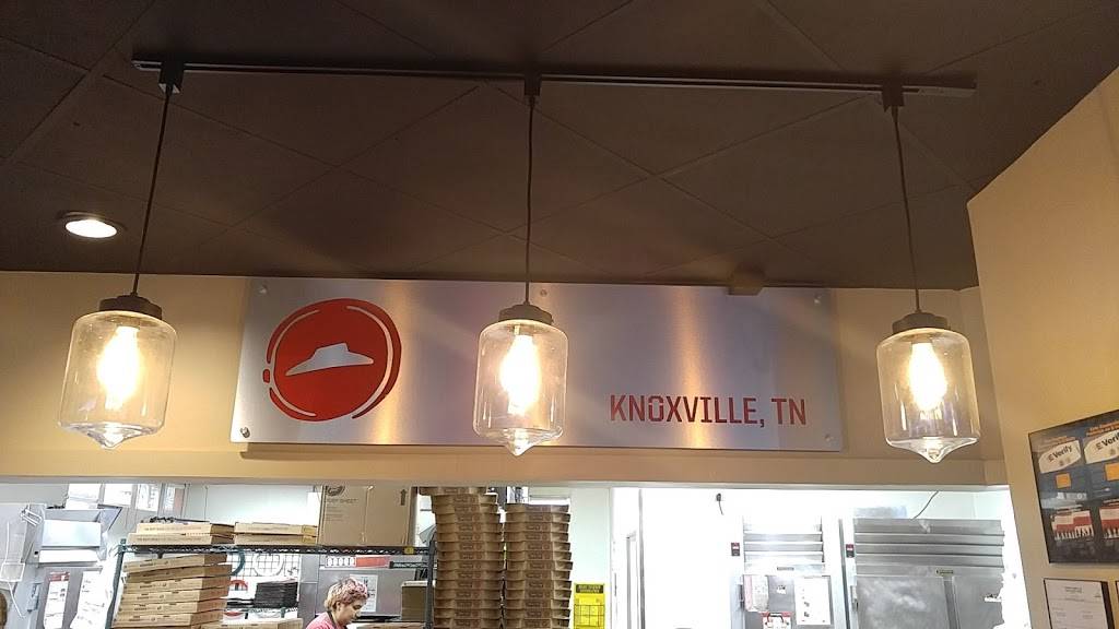 Pizza Hut | meal takeaway | 7017 Kingston Pike, Knoxville, TN 37919, USA | 8655586100 OR +1 865-558-6100