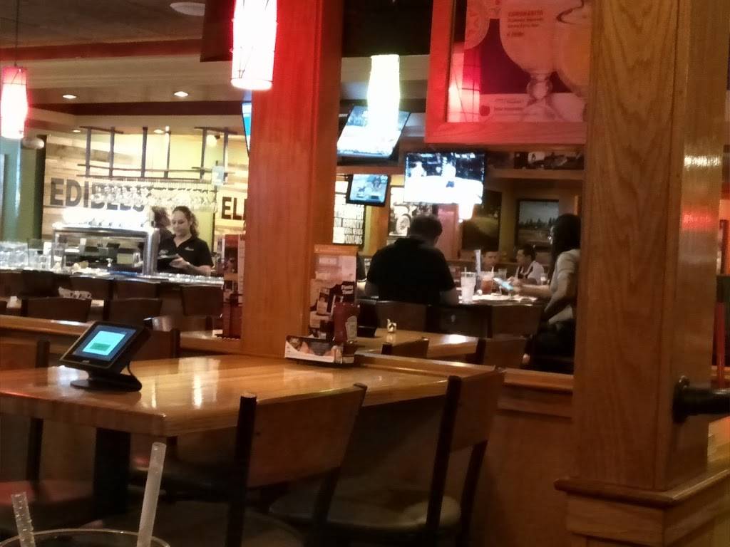 Applebees Grill + Bar | restaurant | 98 Shaw Ave, Clovis, CA 93612, USA | 5593229890 OR +1 559-322-9890