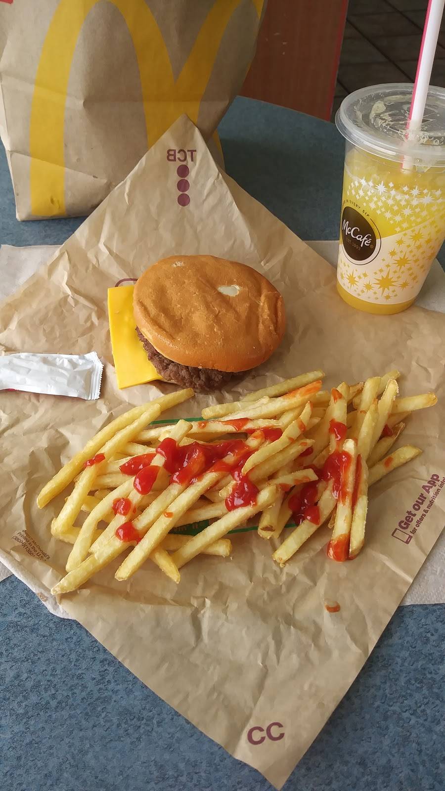 McDonalds | cafe | 5945 Woodland Ave, Philadelphia, PA 19143, USA | 2157297622 OR +1 215-729-7622