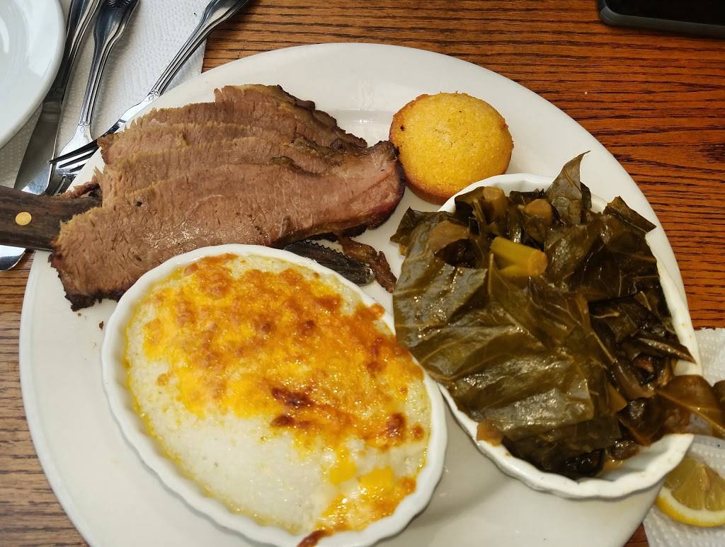 SuzyQues BBQ and Bar | restaurant | 34 S Valley Rd, West Orange, NJ 07052, USA | 9737367899 OR +1 973-736-7899