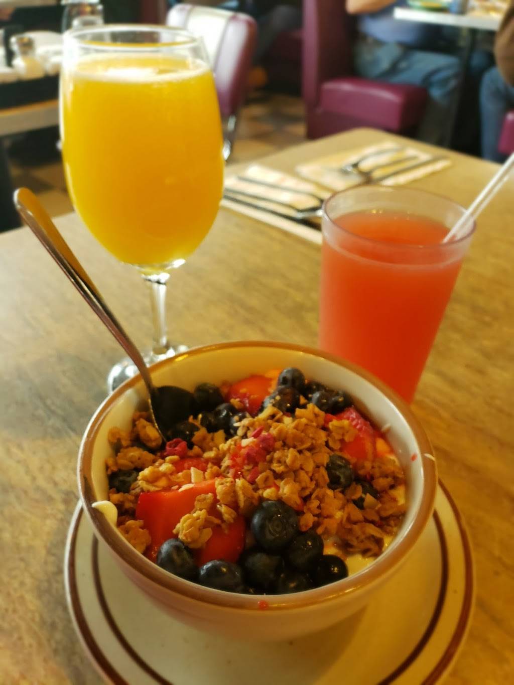 Jimmys Broad Street Diner | restaurant | 122 Broad St, Weymouth, MA 02188, USA | 7813376620 OR +1 781-337-6620