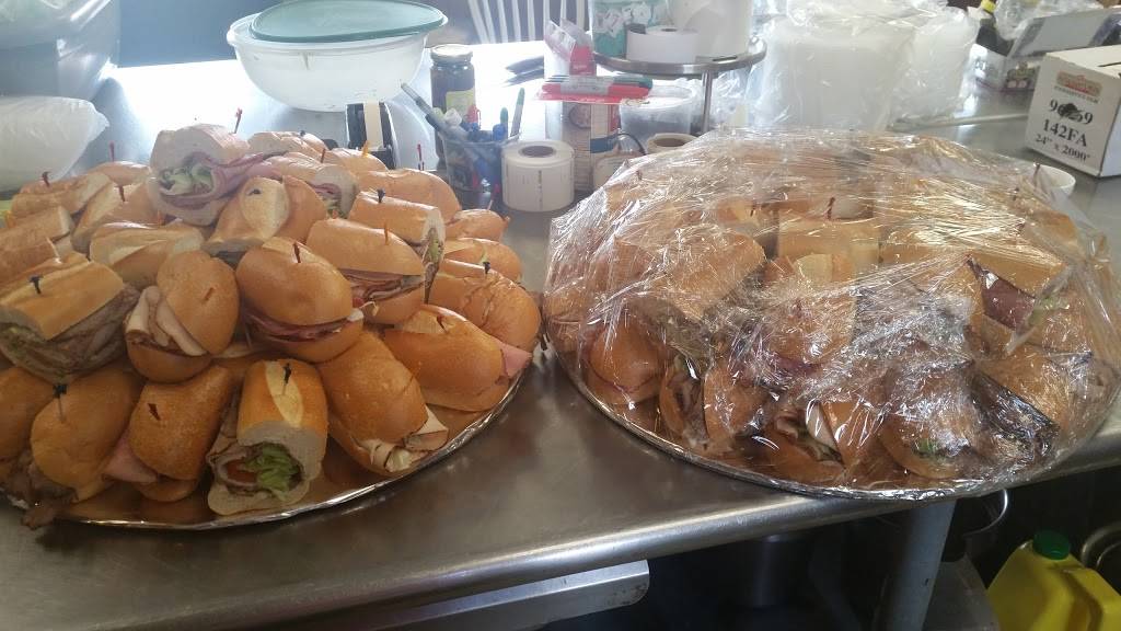 Casapullas | restaurant | 514 Casapulla Ave, Wilmington, DE 19805, USA | 3029945934 OR +1 302-994-5934