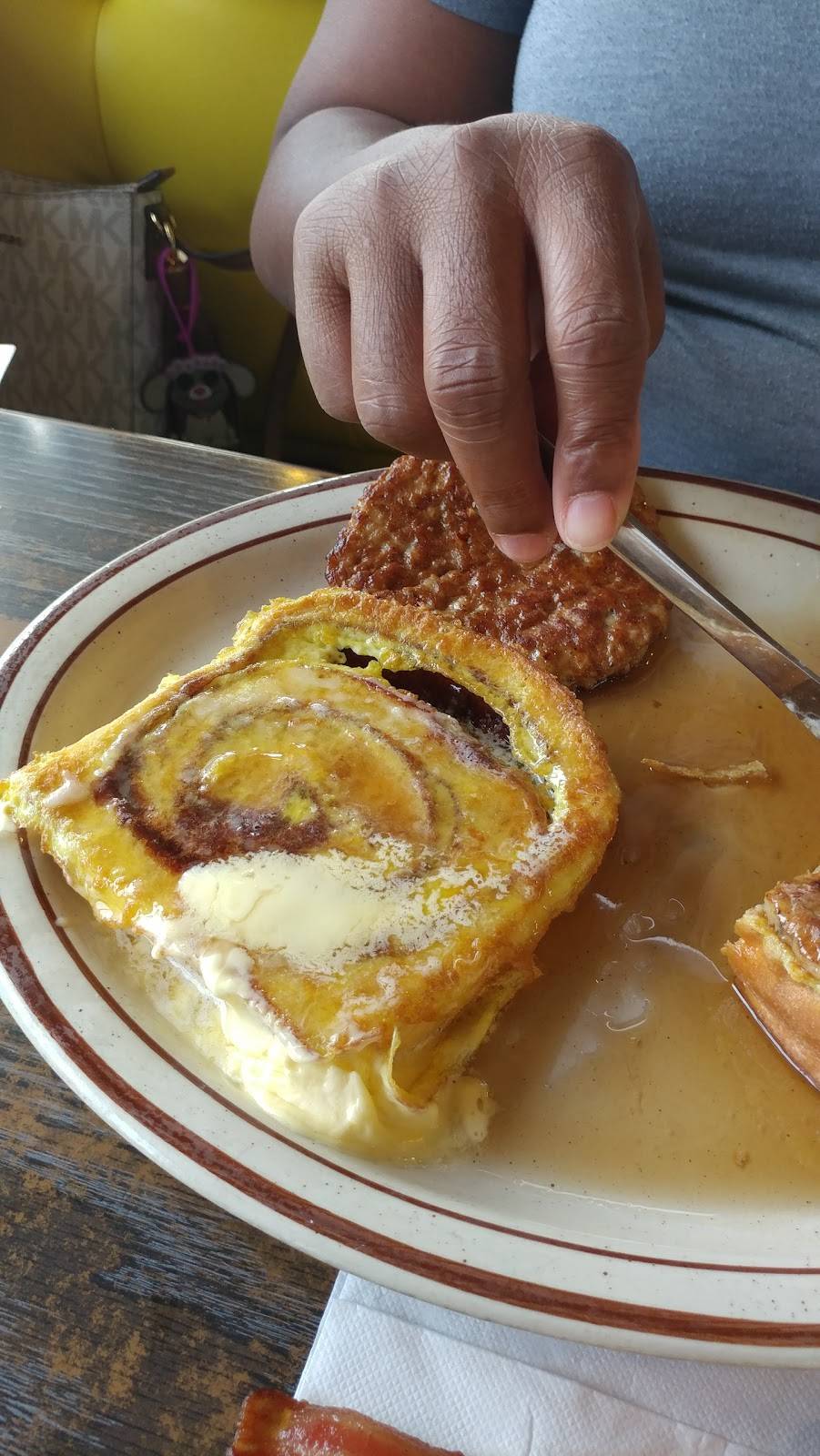 Tom Thumb Drive In | restaurant | 1412 A St W, Fort Dodge, IA 50501, USA | 5159554051 OR +1 515-955-4051