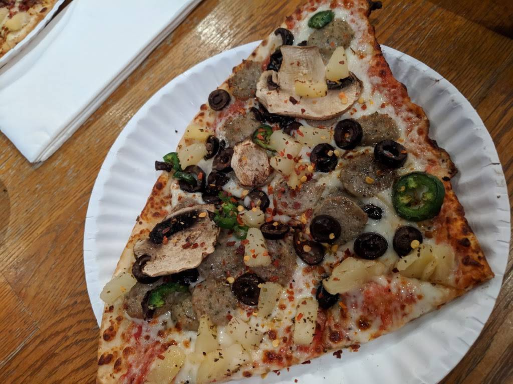 Crooked Crust | restaurant | 101 Ave A, Denton, TX 76201, USA | 9405655999 OR +1 940-565-5999