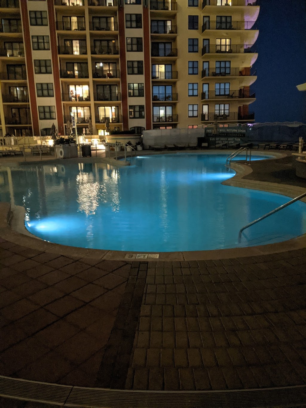 Grande Vista Bar & Grill | restaurant | 10 Harbor Blvd, Destin, FL 32541, USA | 8504240621 OR +1 850-424-0621