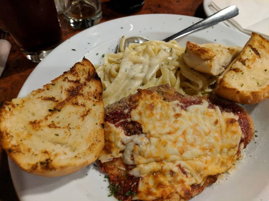 Rays Ribhouse | restaurant | 17 Robson Rd, Leamington, ON N8H 2M8, Canada | 5193225940 OR +1 519-322-5940