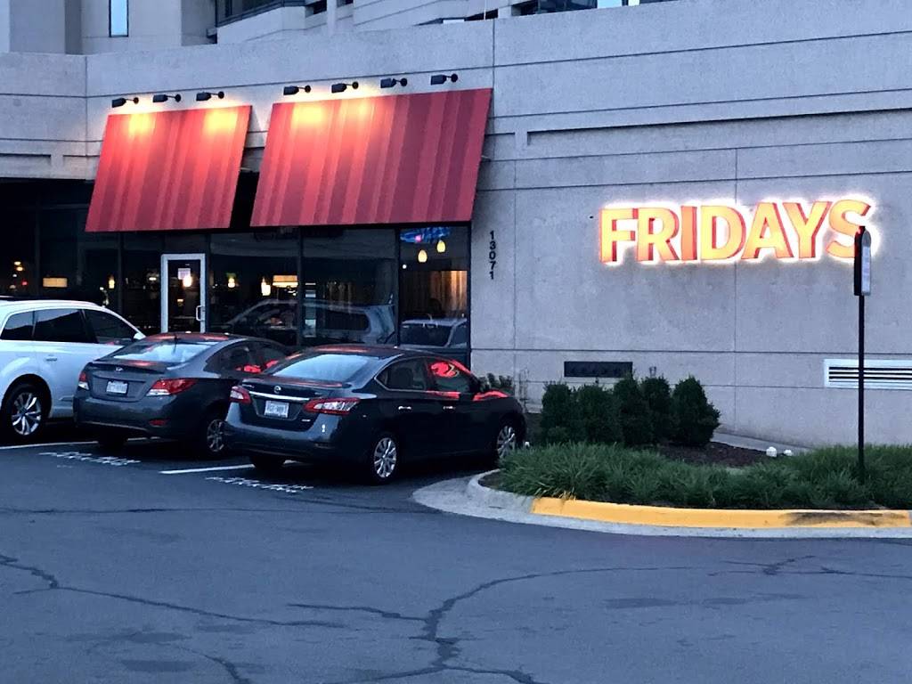 TGI Fridays | restaurant | 13071 Worldgate Dr, Herndon, VA 20170, USA | 7037879630 OR +1 703-787-9630