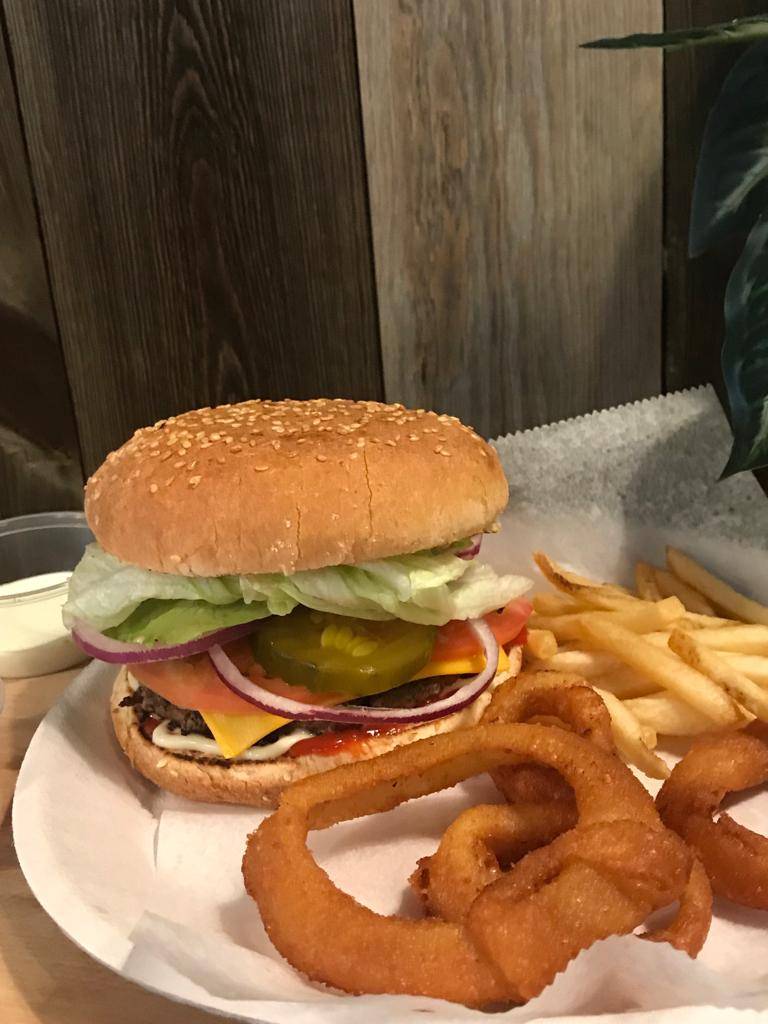 Singas Famous Pizza | meal delivery | 6353 108th St, Forest Hills, NY 11375, USA | 7184593441 OR +1 718-459-3441