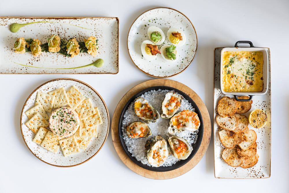 State Fare Kitchen & Bar | restaurant | 947 Gessner Rd #b190, Houston, TX 77024, USA | 8328310950 OR +1 832-831-0950