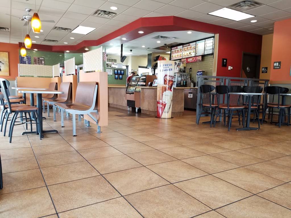 Jack in the Box | restaurant | 2108 W Danforth Rd Coe, Edmond, OK 73003, USA | 4053594929 OR +1 405-359-4929