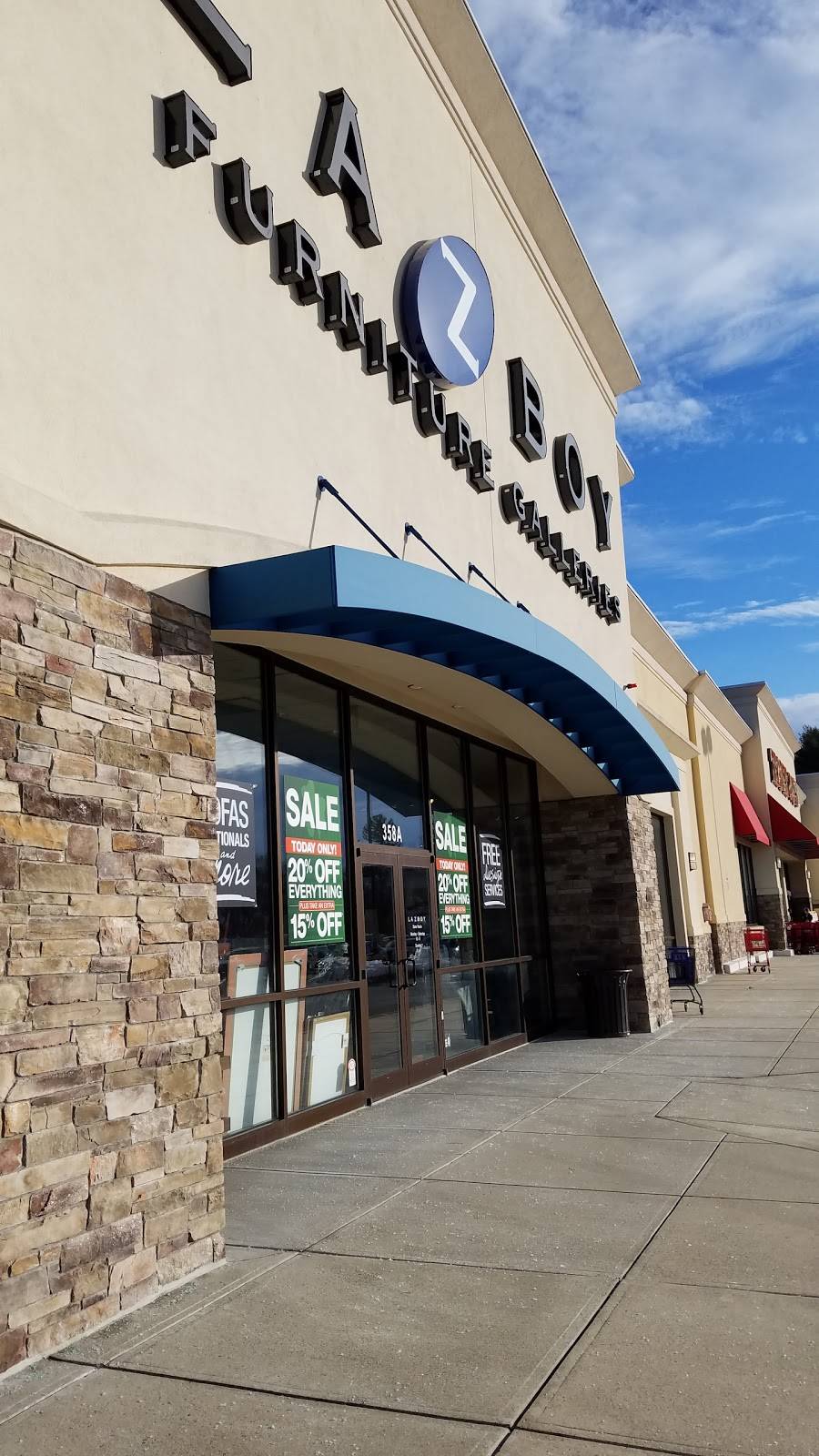 Shops at Saugus | shopping mall | 334 Broadway, US-1, Saugus, MA 01906, USA | 6107471200 OR +1 610-747-1200