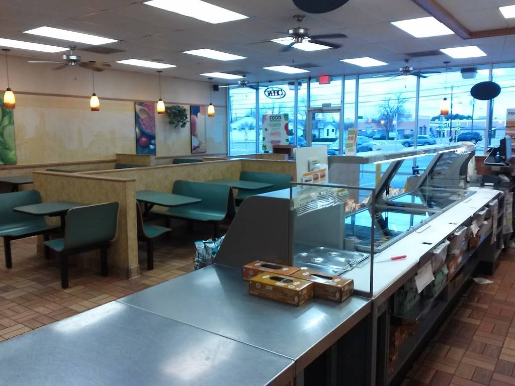 Subway Restaurants | restaurant | 3322 S Broadway, Garland, TX 75043, USA | 9728409339 OR +1 972-840-9339