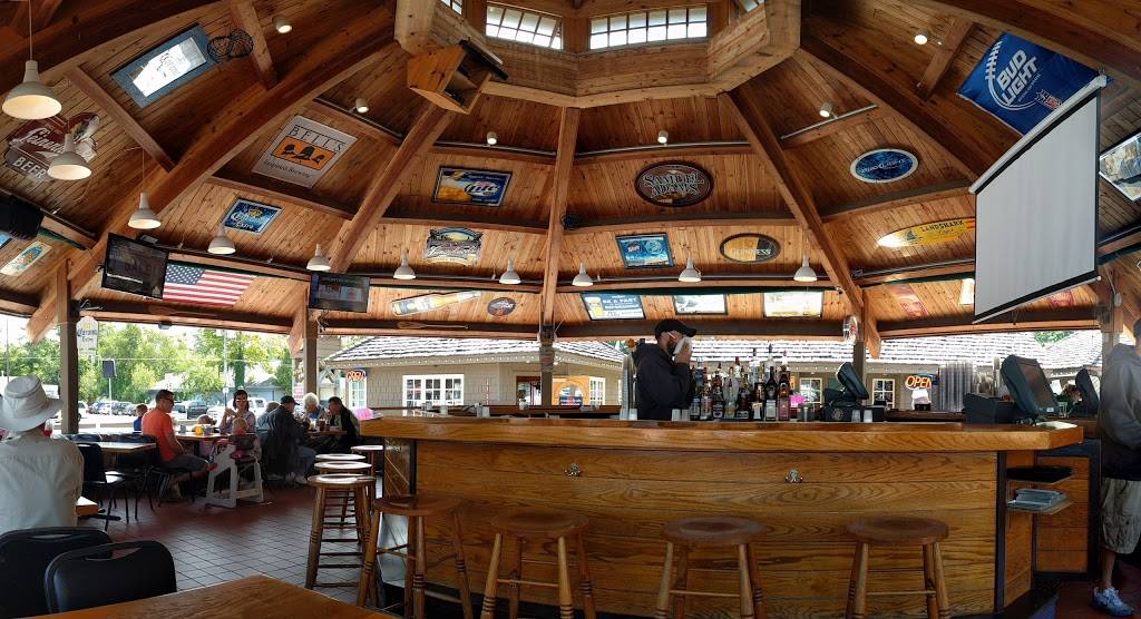 Boonedocks | restaurant | 5858 S Manitou Blvd, Glen Arbor, MI 49636, USA | 2313346444 OR +1 231-334-6444