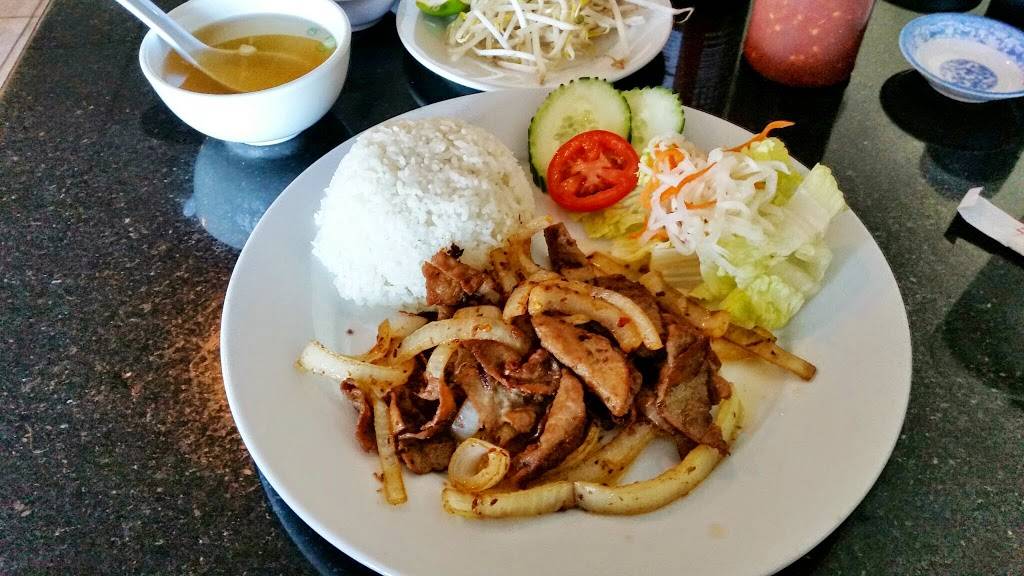 Pho 4 Queen | restaurant | 159 Rancho Santa Fe Rd, San Marcos, CA 92078, USA | 7604712572 OR +1 760-471-2572