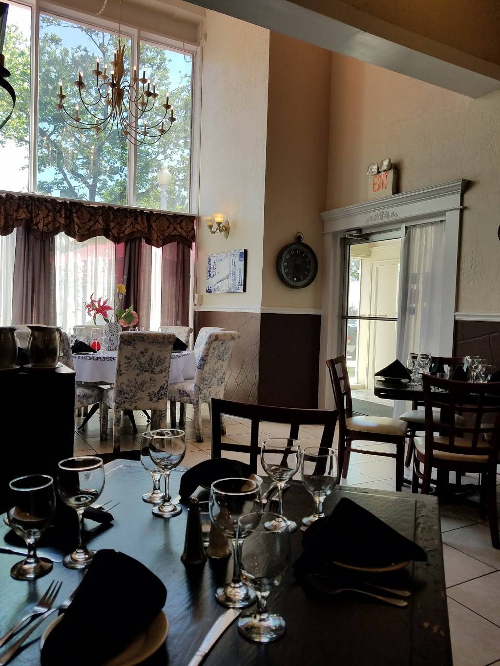 Brooklyn Bistro | restaurant | 44 Washington St, Toms River, NJ 08753, USA | 7322442122 OR +1 732-244-2122