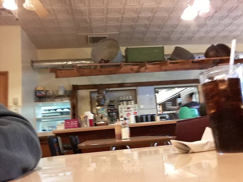 Copper Kettle | restaurant | 276 Main Cross St, Charlestown, IN 47111, USA | 8122564257 OR +1 812-256-4257