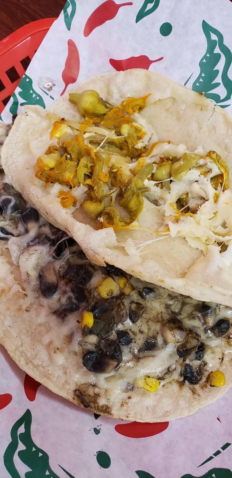 Takikos Taco Stop | restaurant | 7444 W Military Dr, San Antonio, TX 78227, USA | 2104657432 OR +1 210-465-7432