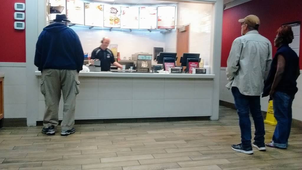 Wendys | restaurant | 809 Rivergate Pkwy, Goodlettsville, TN 37072, USA | 6158597582 OR +1 615-859-7582