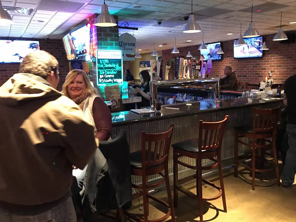 The Sandlot & Right Field Pizza | restaurant | 301 N Main St, Seneca, IL 61360, USA | 8153578600 OR +1 815-357-8600