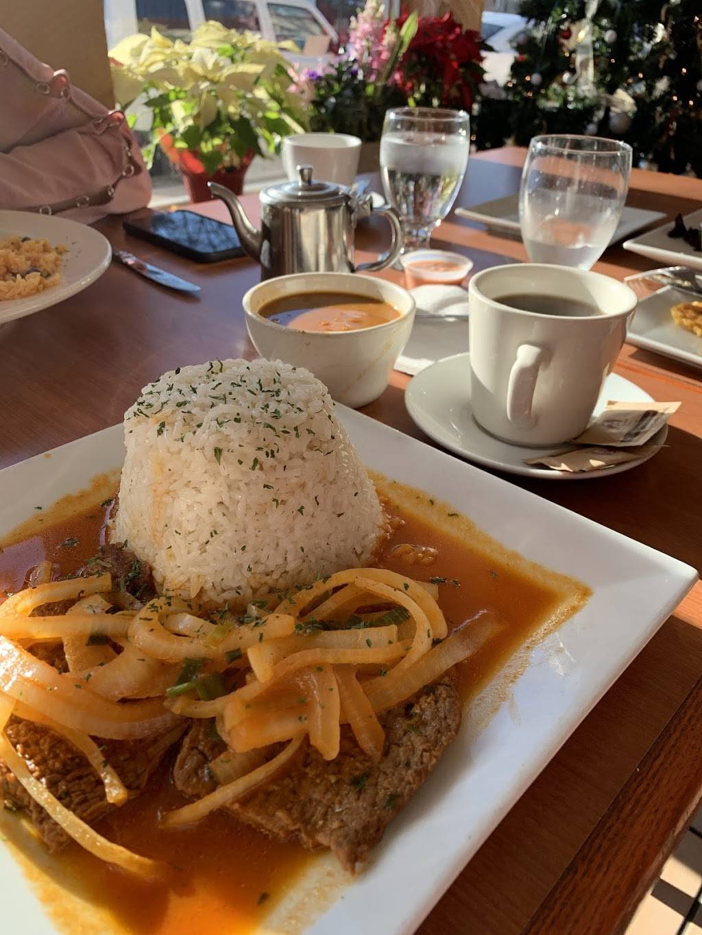 Tatas Restaurant | restaurant | 34 Center St, Wallingford, CT 06492, USA | 2032944303 OR +1 203-294-4303