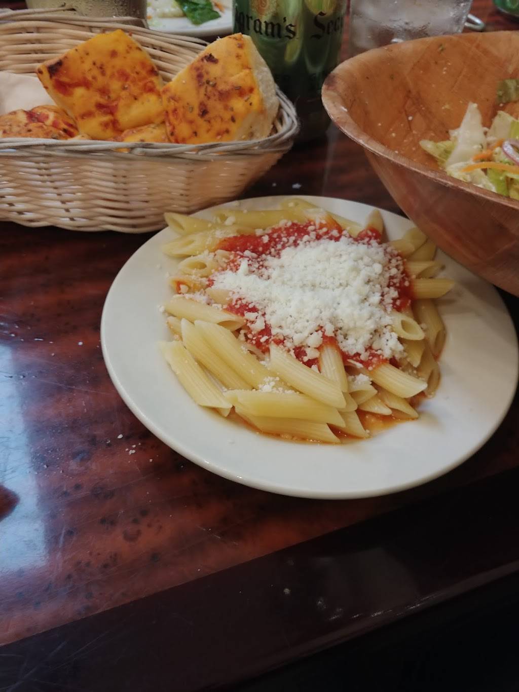 Ferraros Restaurant & Pizzeria | restaurant | 1061 Amboy Ave, Edison, NJ 08837, USA | 7322253113 OR +1 732-225-3113