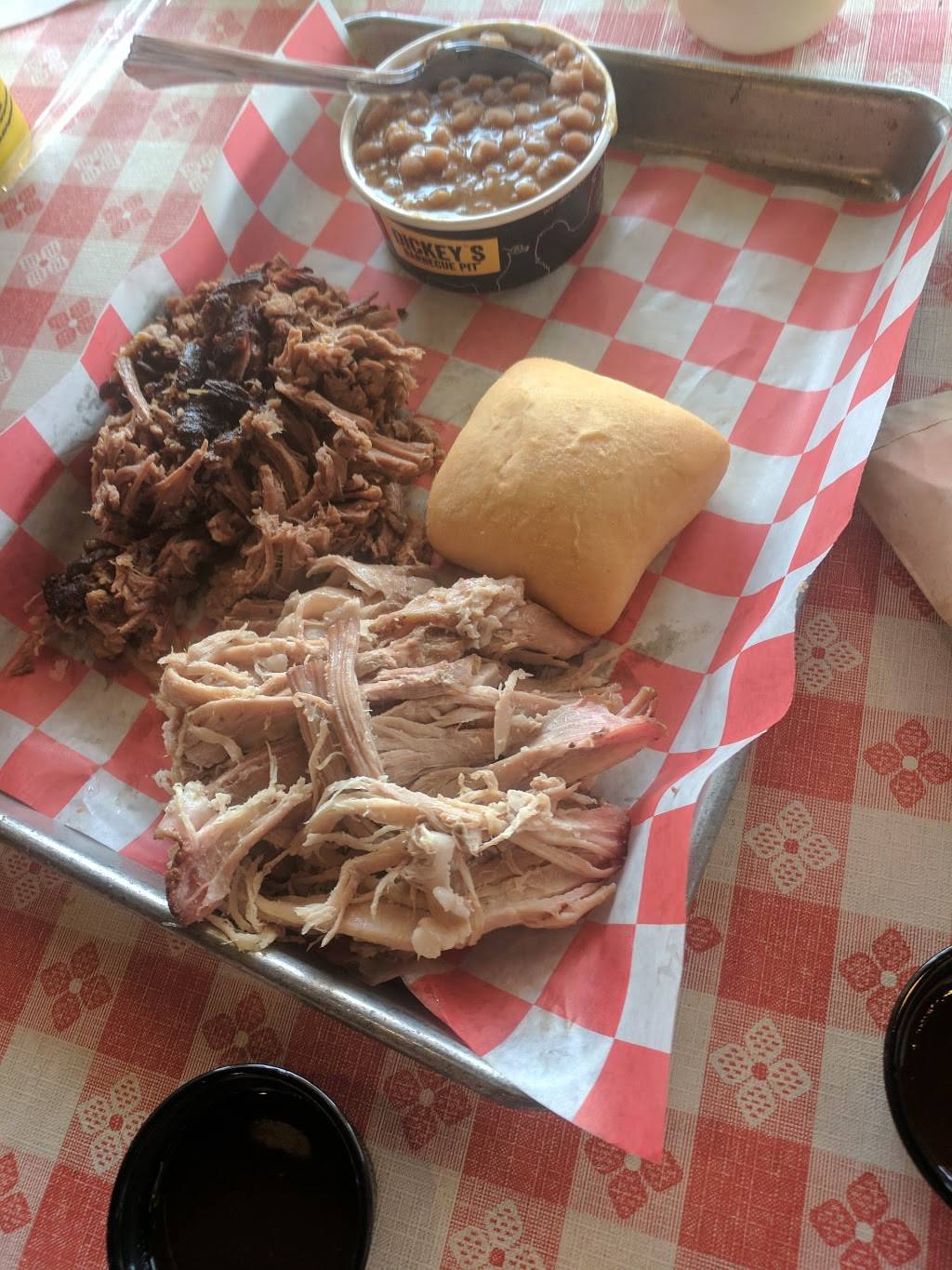 Dickeys Barbecue Pit | restaurant | 2551 E Main St, Plainfield, IN 46168, USA | 3178397100 OR +1 317-839-7100