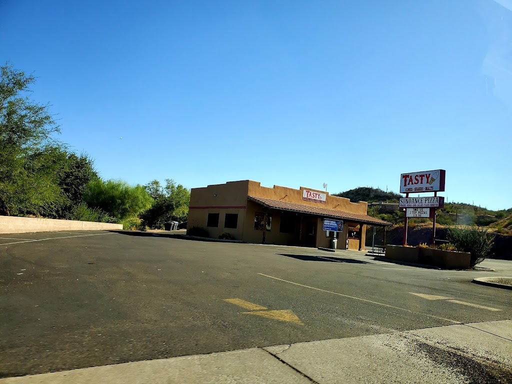 Sundance Pizza and Tastee Ice Cream | restaurant | 512 E Wickenburg Way, Wickenburg, AZ 85390, USA | 9286847569 OR +1 928-684-7569