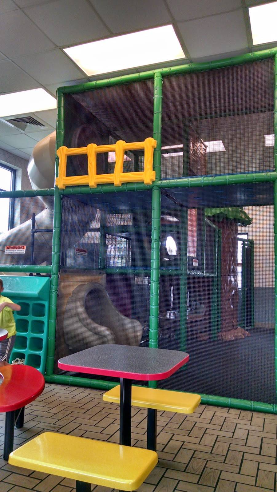 McDonalds | cafe | 875 US-14 E, Richland Center, WI 53581, USA | 6086472740 OR +1 608-647-2740