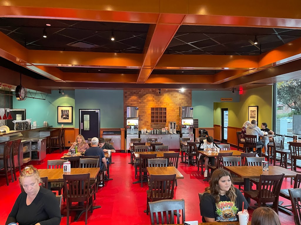 Robeks Fresh Juices & Smoothies | restaurant | 1025 Camino De La Reina, Mission Valley, CA 92108, USA | 6192993280 OR +1 619-299-3280