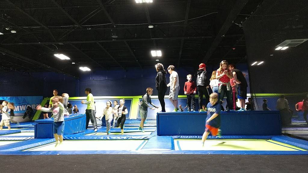 Off The Wall Davie | restaurant | 9130 W State Rd 84, Davie, FL 33324, USA | 9544763000 OR +1 954-476-3000