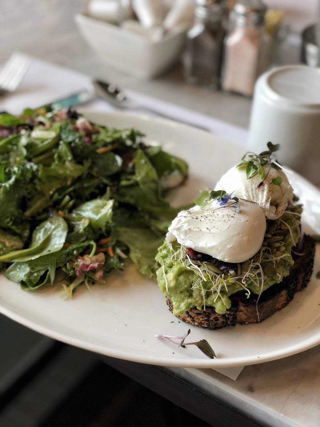 Restaurant LAvenue | restaurant | 1180 Place Nobel, Boucherville, QC J4B 5L2, Canada | 4508571270 OR +1 450-857-1270